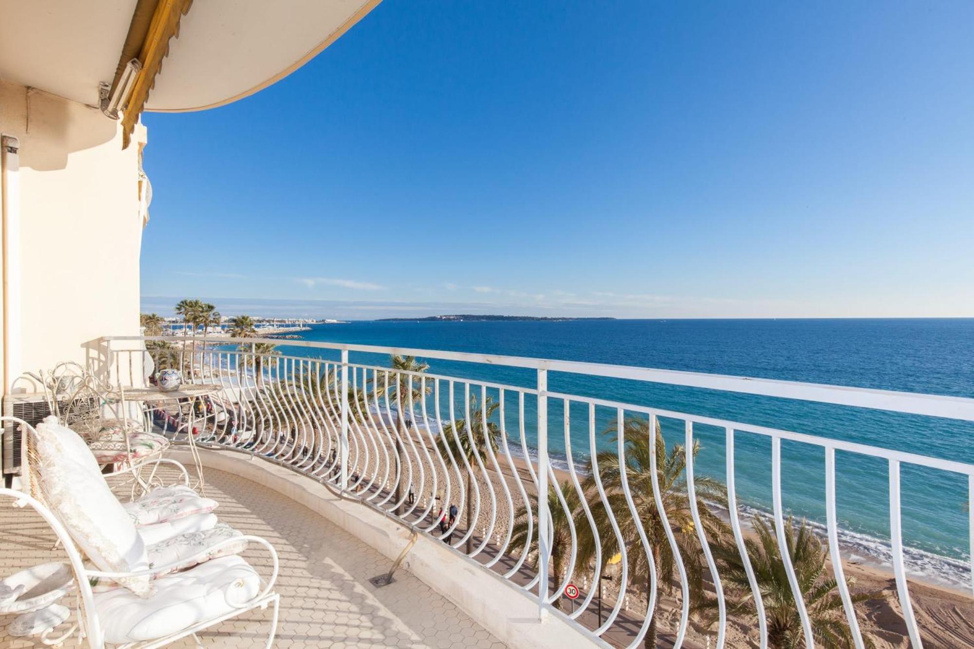 Apartment 2-br By The Beaches Magical Sea View *